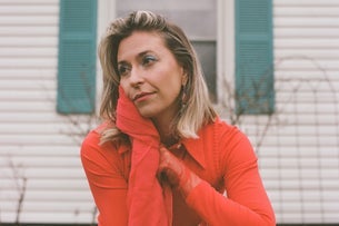 Lindsay Lou