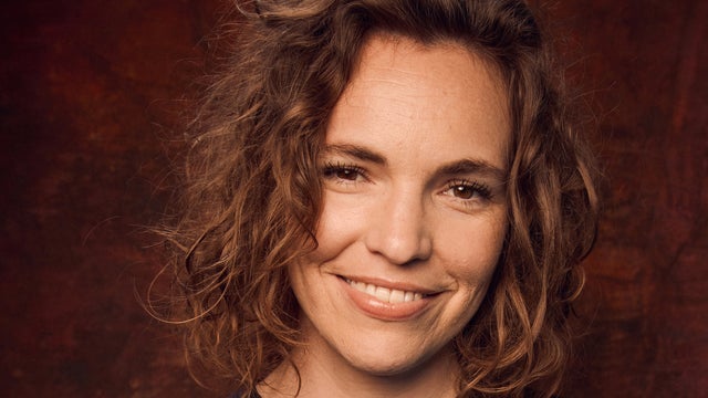 Beth Stelling