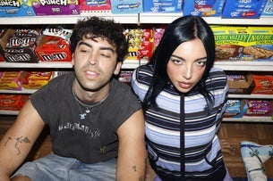 BETWEEN FRIENDS - WOW! TOUR