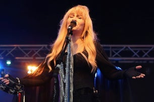 MIRAGE Visions Of Fleetwood Mac Ultimate Tribute Concert