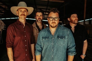 Eli Young Band w/ Laredo