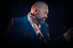 Santiago Cruz: Quince De Caminos Tour