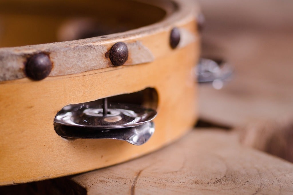 Chloe Kimes w/ The Hen and The Crow